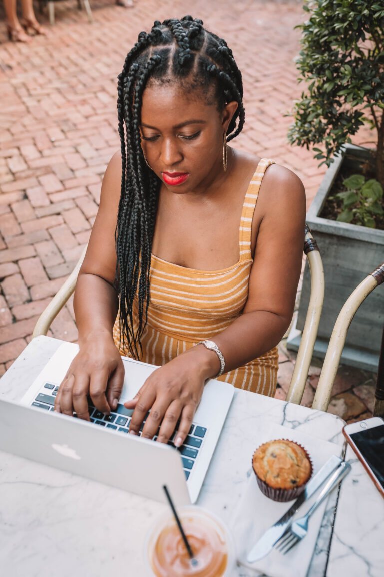 5 Easy Side Hustles for Single Moms