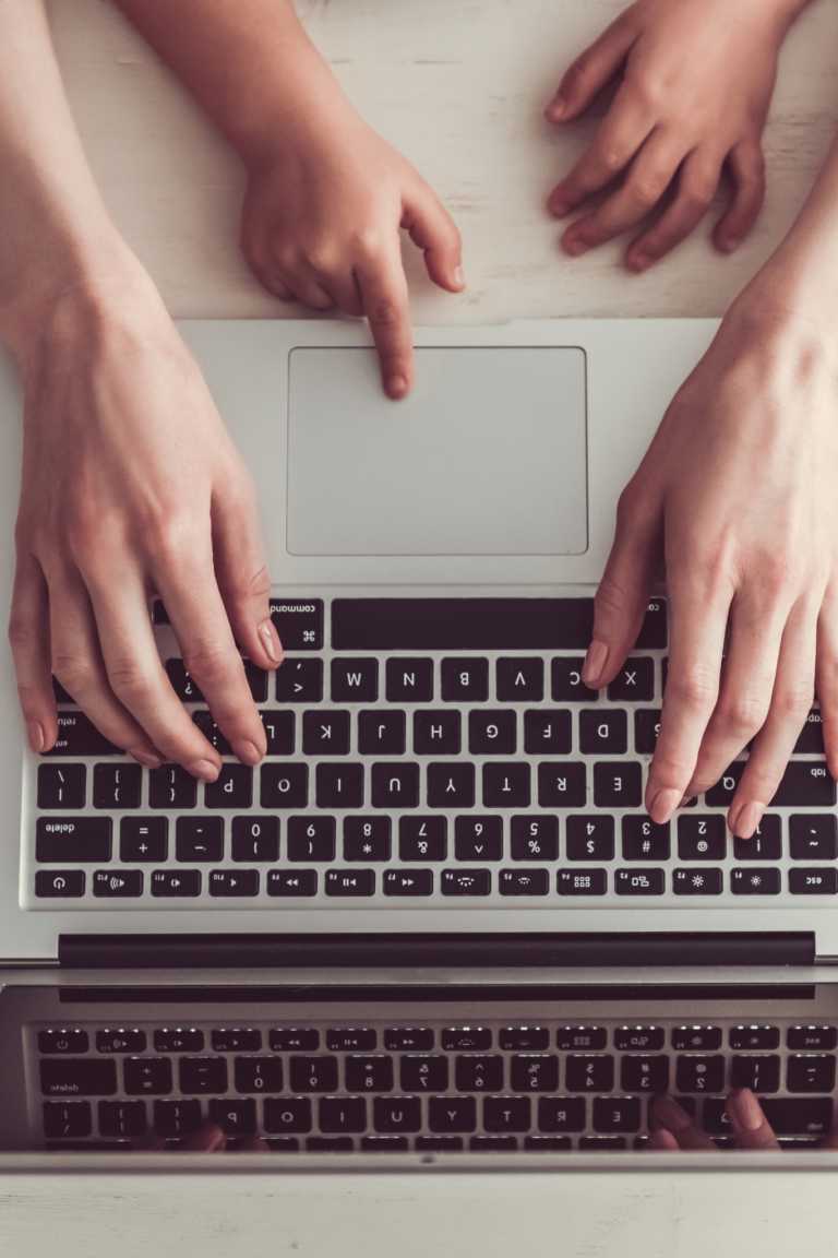 21 Best Stay at Home Mom Jobs that ACTUALLY Pay Well